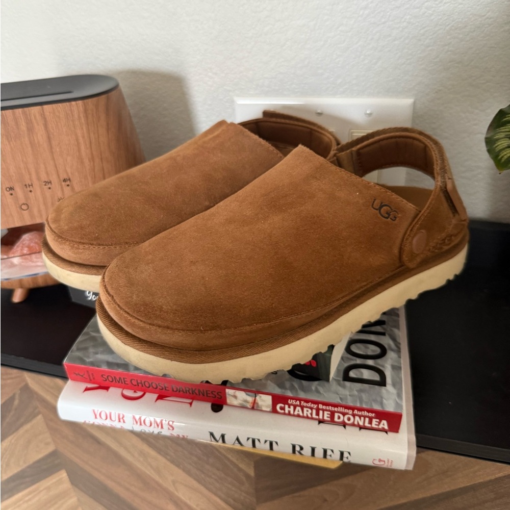 UGG Goldenstar Women’s 8.5